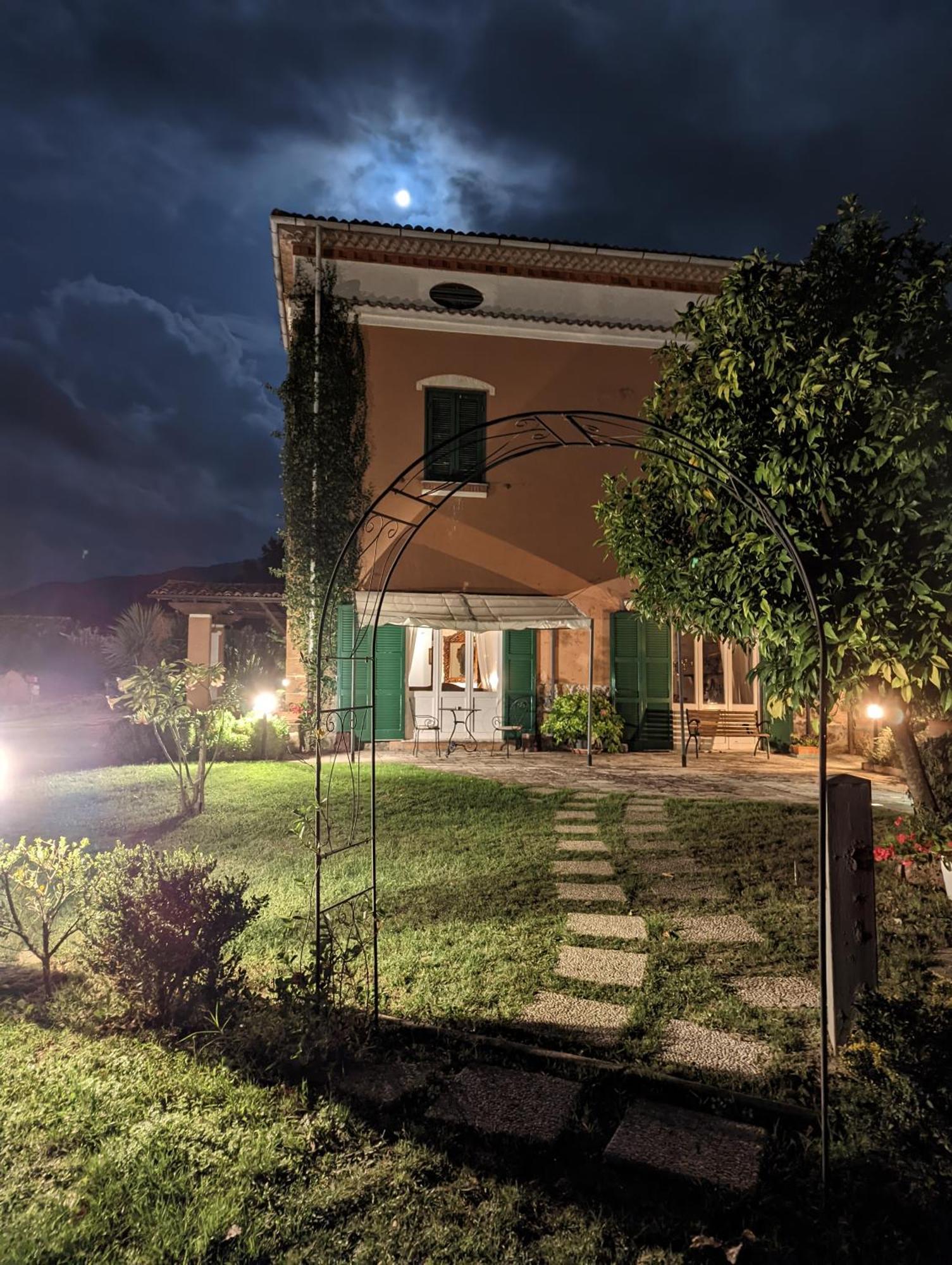 Отель Dimora Marella Patrica - Frosinone Экстерьер фото